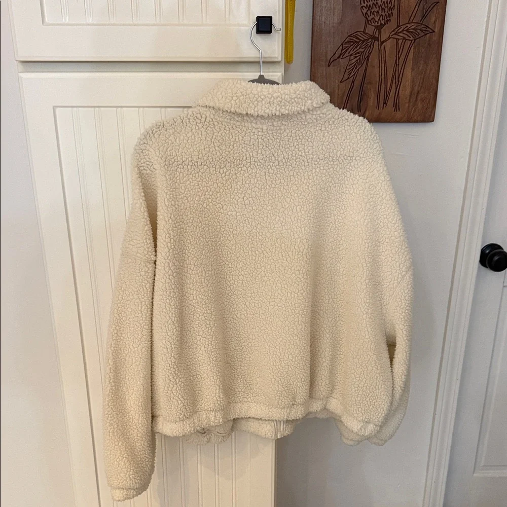 Old Navy Cream Sherpa Jacket - Picture 2 of 3